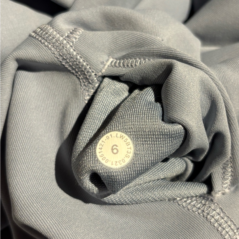 lululemon athletica Grayish Blue Leggings 28” - Picture 3 of 3
